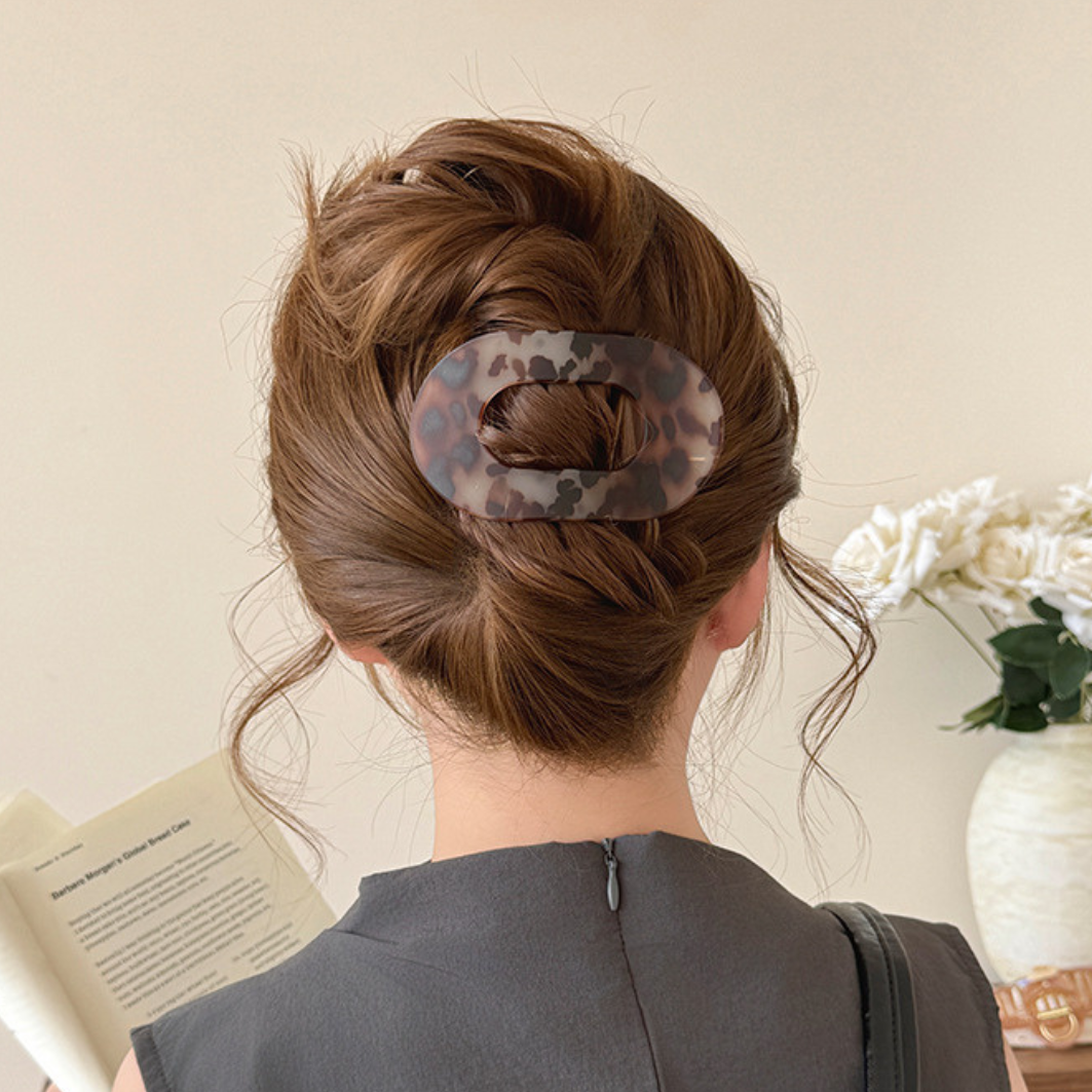 Clipley™ – The Minimalist Hair Claw