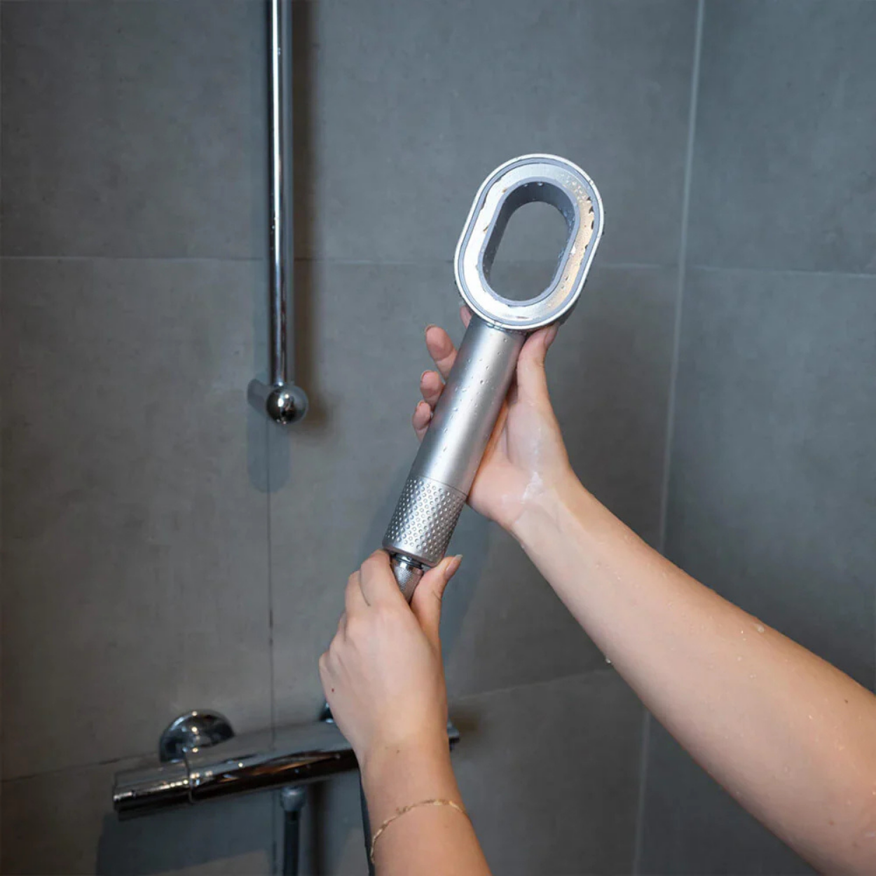 PureFlow – The Spa Shower That Filters, Softens & Rejuvenates