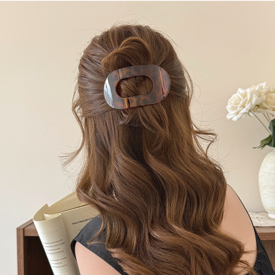 Clipley™ – The Minimalist Hair Claw